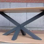 Spiederfuß, Tischgestell mit Tischplatte